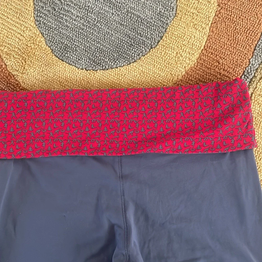 Women’s Gray ALO Yoga Coolfit Y2K fold over cropped leggings, sz L. - Picture 5 of 8